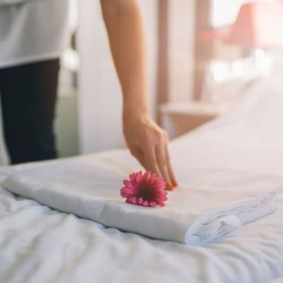 Nhân Viên Dọn Phòng Khách Sạn - WOW